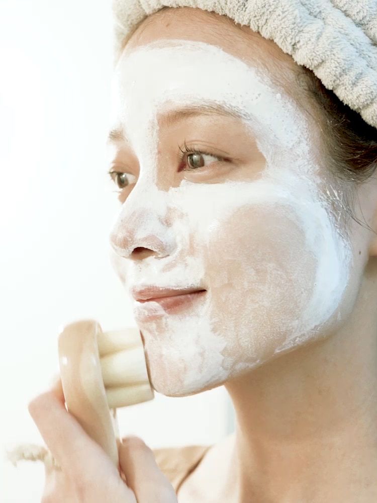 SHIKARI Brightening Wash | 毛穴メラニンに働きかける 新・ブラシ洗顔